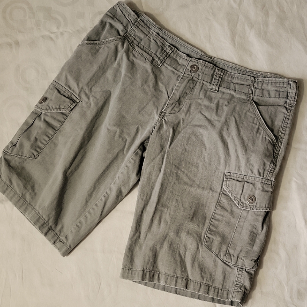 Women's Gray/Green Cargo Shorts